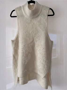 Shakuhachi Arctic Fluff Mohair and Down Sleeveless Turtleneck Swing Sweater